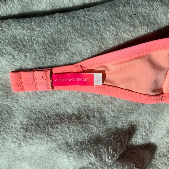 Victoria’s Secret Swim | 34B *top only* 💖 - Picture 3 of 6